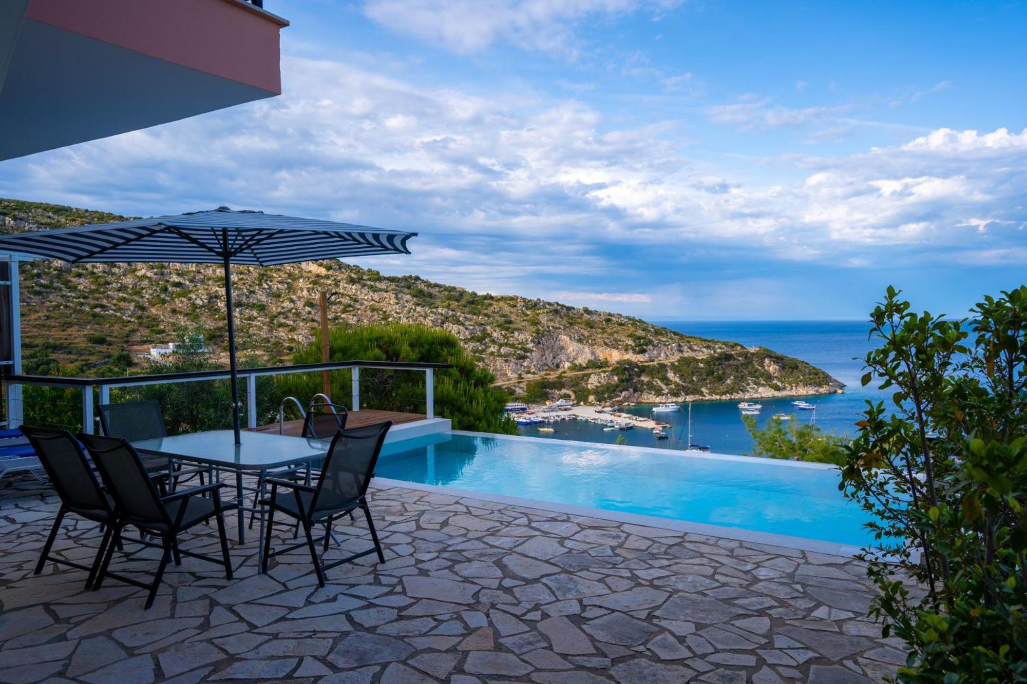 Coastal Paradise Found - Komis' Private Pool Retreat Ágios Nikolaos Exterior foto